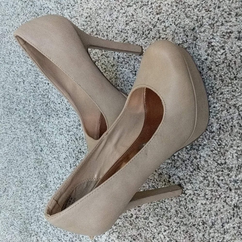 Women's nude heels